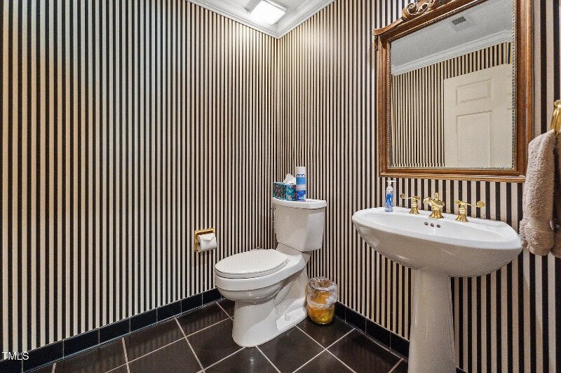 Building Photo - 11470 Club Dr