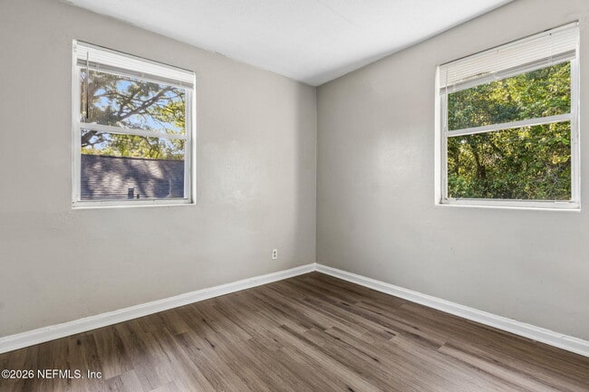 Building Photo - 1104 W 29th St