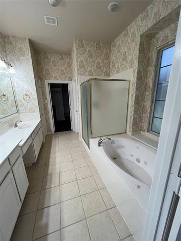 Building Photo - 1803 E Branch Hollow Dr