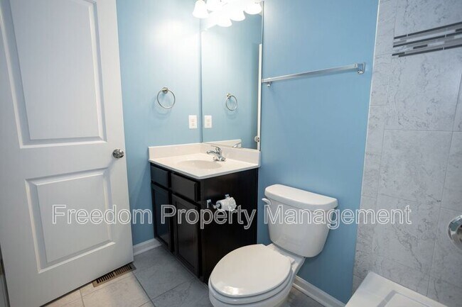 Building Photo - 2425 Morgans Point Dr