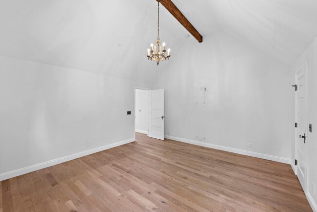 Building Photo - North Laguna Story Book Cottage