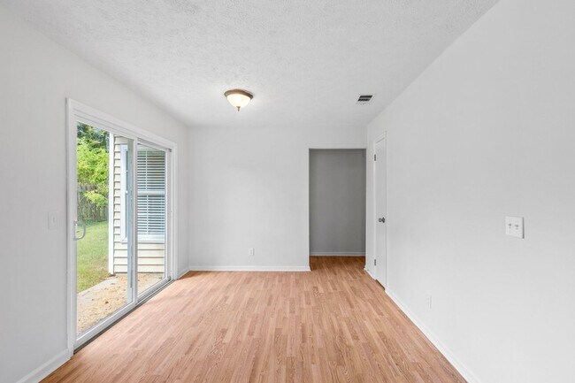 Building Photo - 52 Woodcock Dr