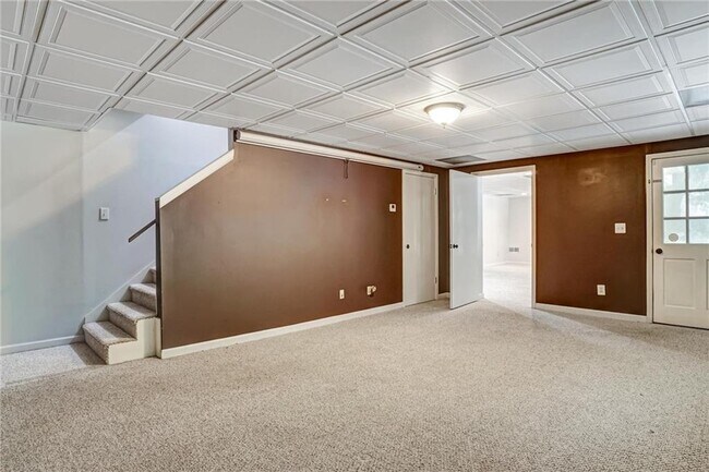 Building Photo - 510 Jacaranda Ct