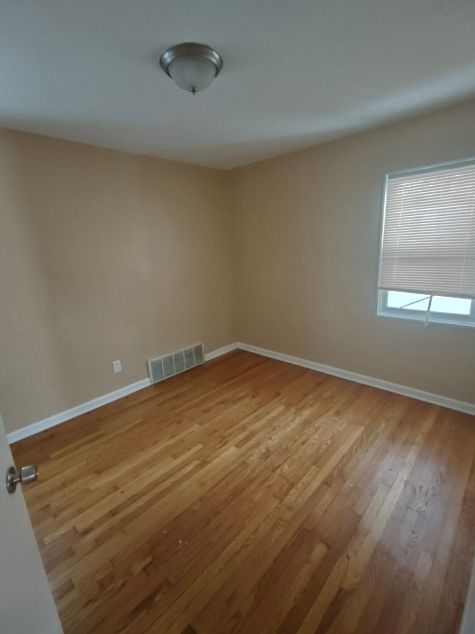 Building Photo - 615 E Mansfield Ave