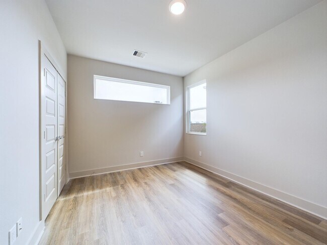Building Photo - 5726 Rucio Ln