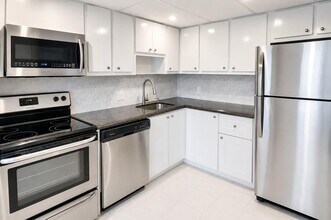 Building Photo - 2691 S Course Dr