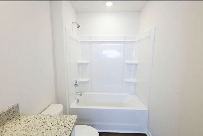 Building Photo - MOVE IN SPECIAL-Beautiful home available for rent