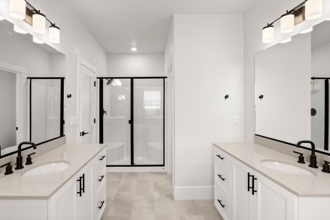 Building Photo - 13737 SW 165th Ave