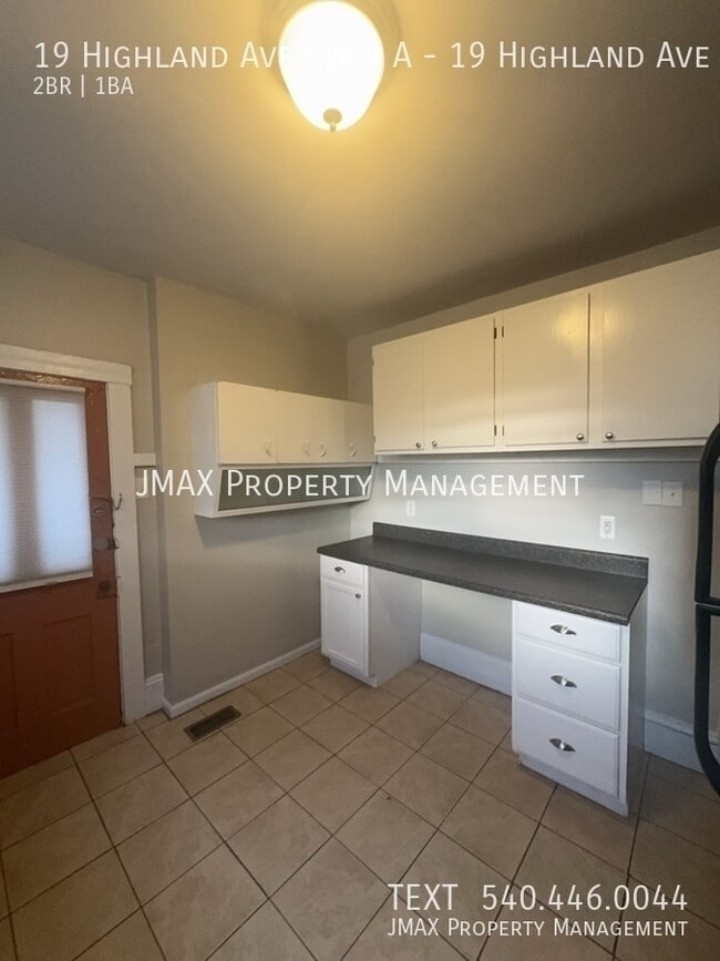 Building Photo - 19 Highland Ave SW