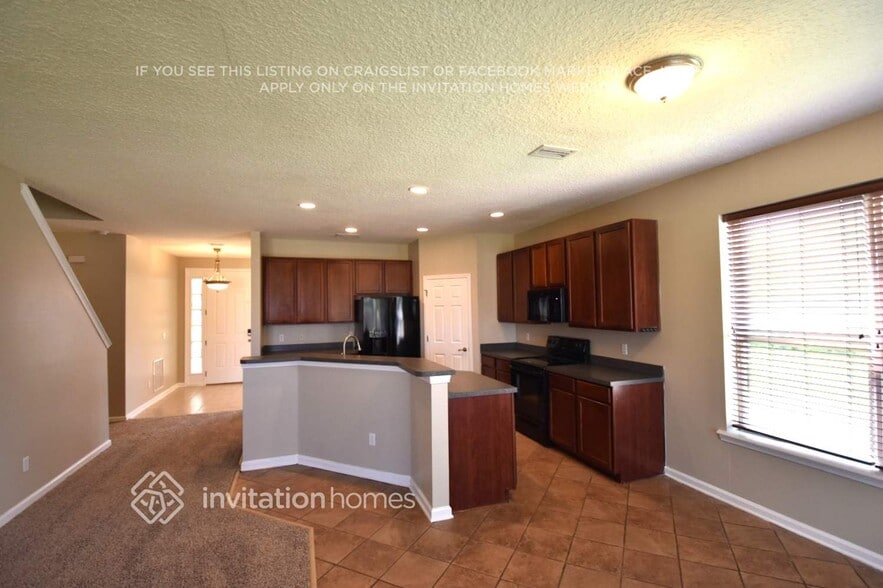 Building Photo - 3333 Victoria Lakes Dr N