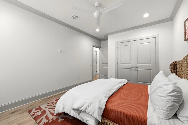 Building Photo - 45 Golden Bell Ct