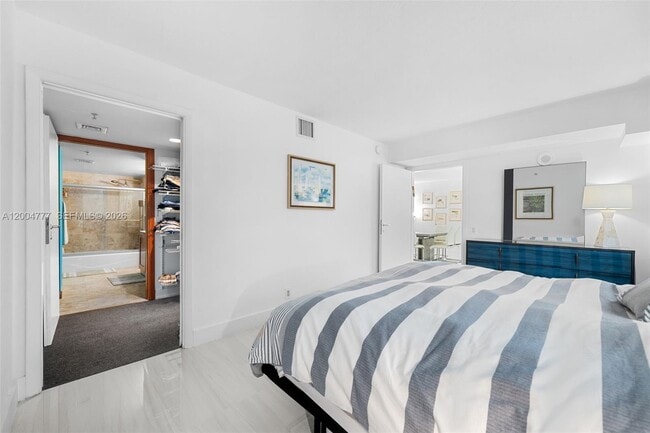 Building Photo - 9499 Collins Ave