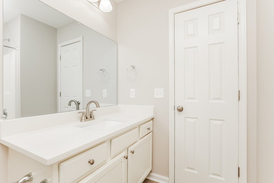 Building Photo - 3025 Ace Wintermeyer Dr