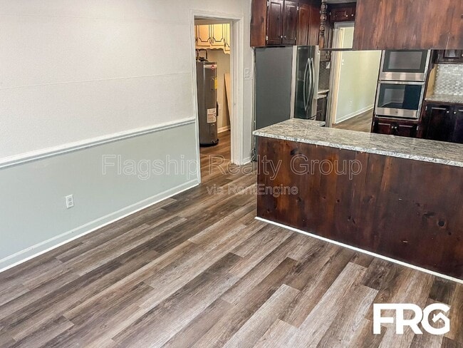 Building Photo - 435 Frank St