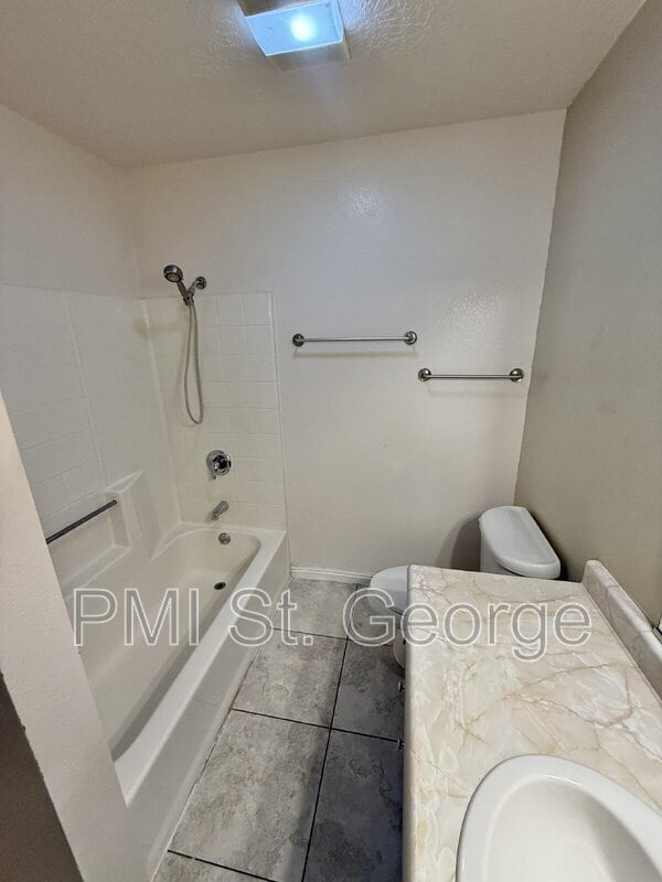 Building Photo - 2154 W 70 S