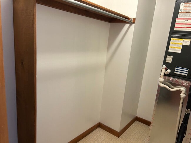 Building Photo - 2 Bedroom / 1 Bath Apt -  Kingsport TN