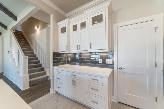 Building Photo - 6417 S 62nd St