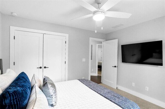 Building Photo - 510 Oak Dr