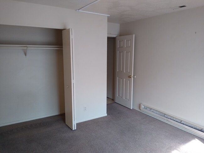 Building Photo - 171 College Way