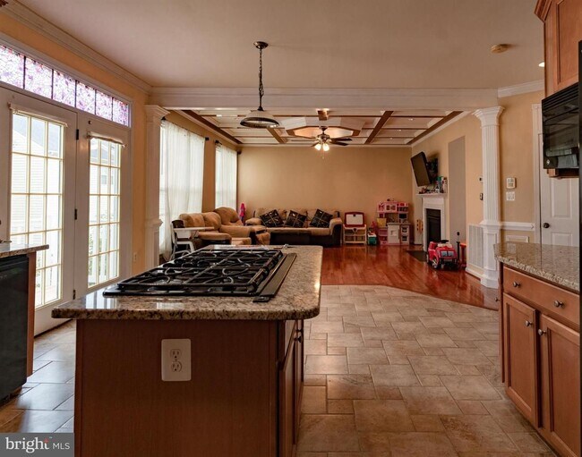 Building Photo - Luxury living in Lorton Valley