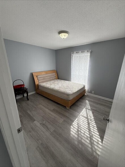 Building Photo - 3320 N Arnoult Rd