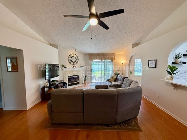 Building Photo - 5524 Hidden Ridge Dr