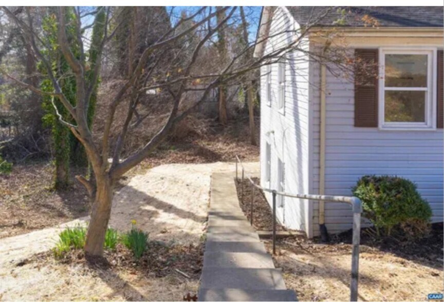 Building Photo - 106 Commonwealth Cir