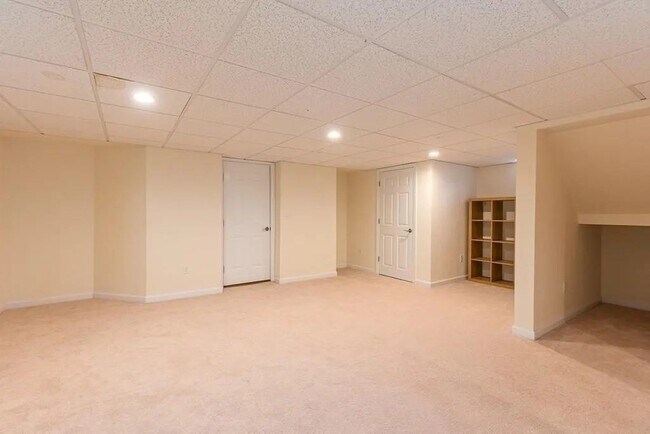 Building Photo - 1 Aspen Ln