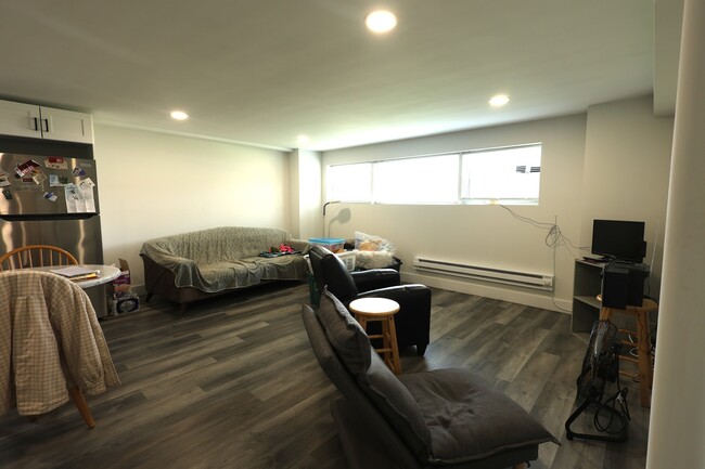 Building Photo - 5501 N Mango Ave
