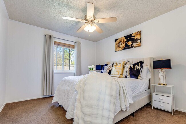 Building Photo - 220 Mitchell St