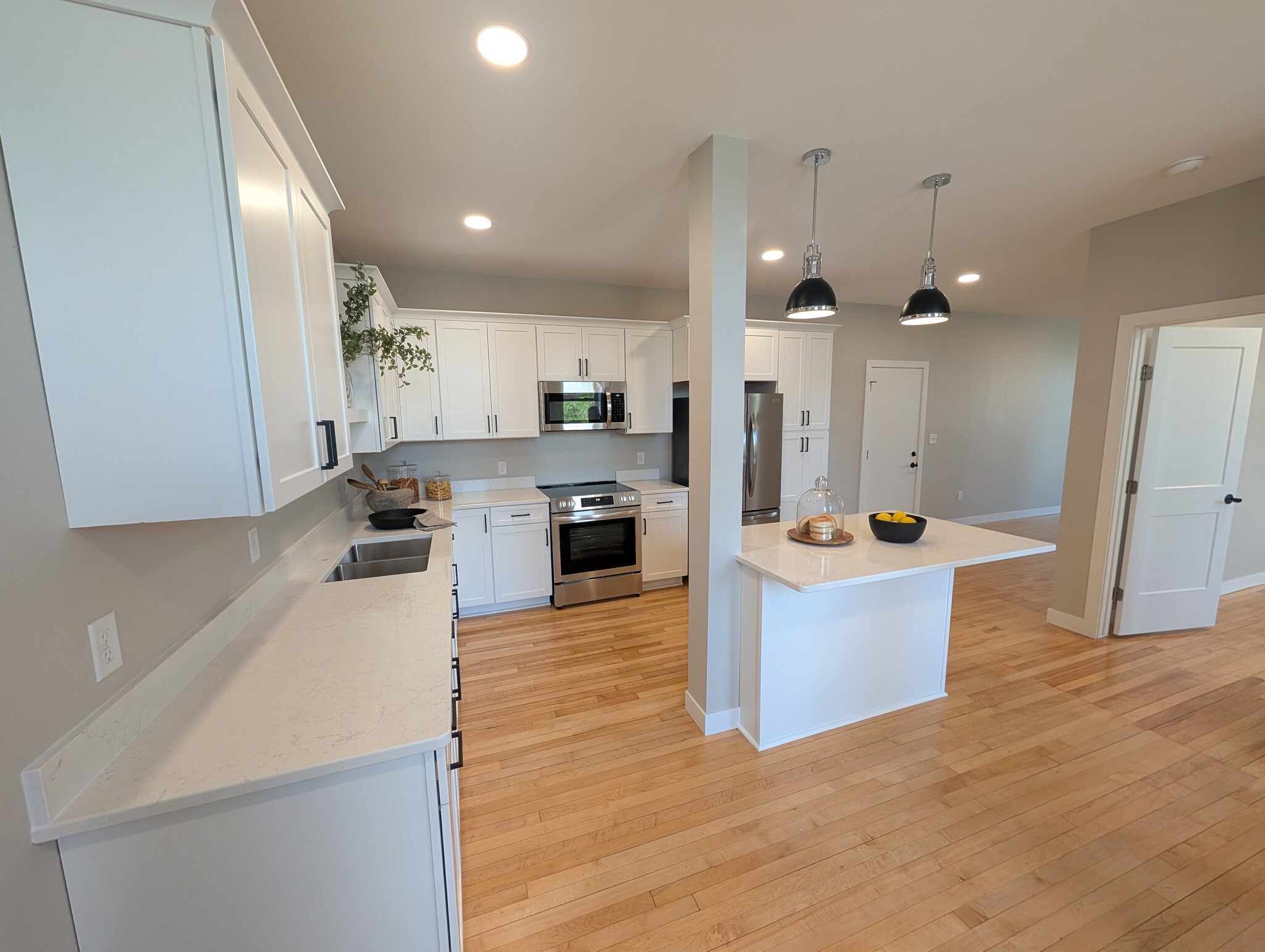 Kitchen - 1 N Minnesota St
