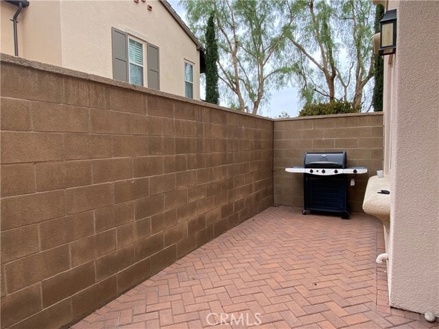 Building Photo - 32 Ovation