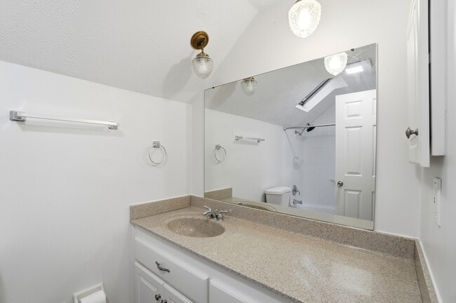 Building Photo - 2481 E Rahn Rd