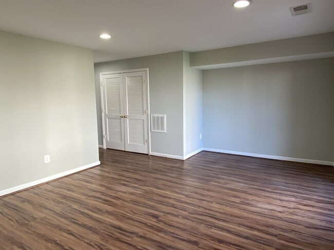 Building Photo - 30 Scholarship Ln