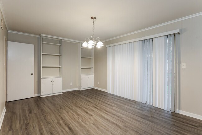 Building Photo - 5544 Wayneland Dr