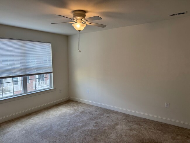 Building Photo - Beautiful Penn Square Townhome in Lansdale...