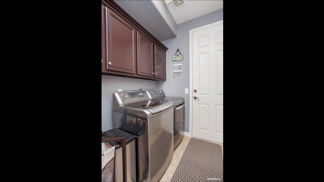 Building Photo - 4824 E Hashknife Rd