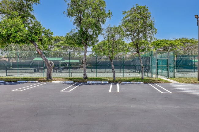 Building Photo - 2455 Lindell Blvd