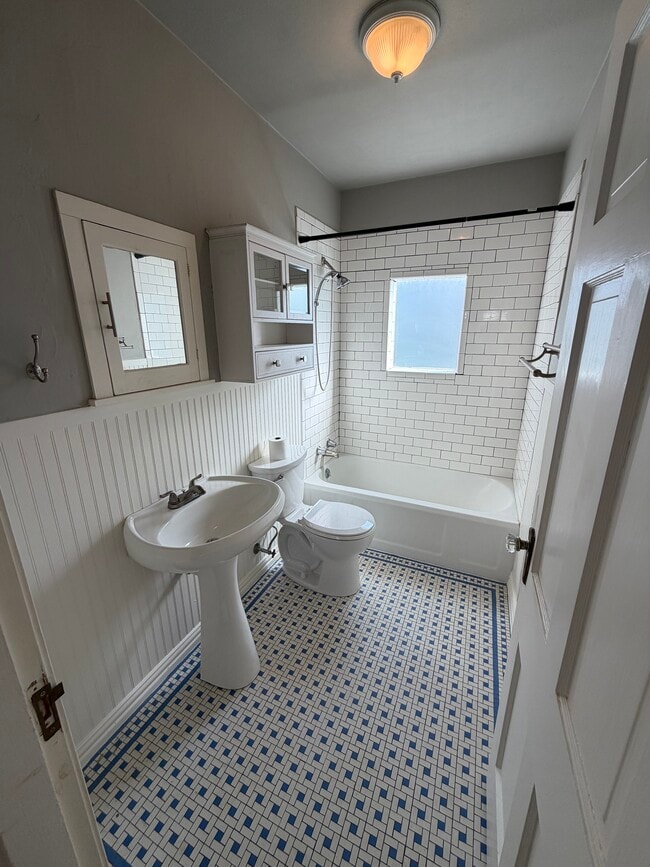 Building Photo - 3817 Frazier Ave