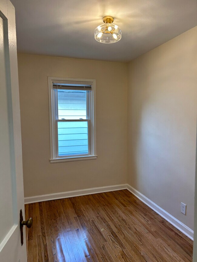 Building Photo - 4952 W 12th St