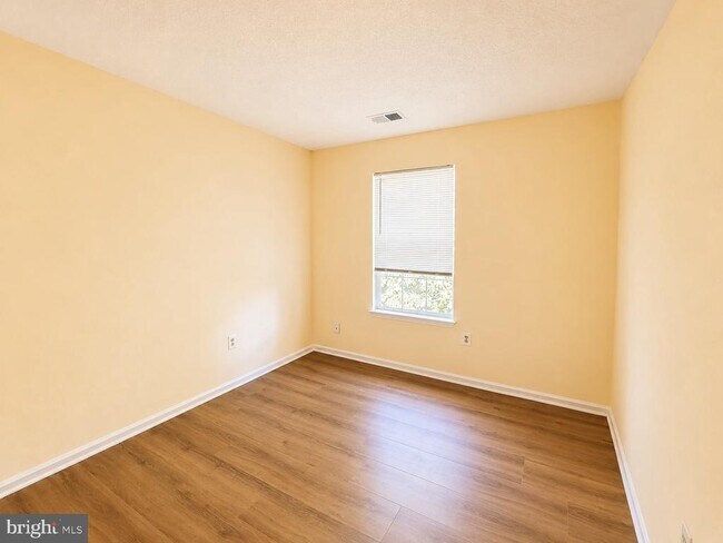 Building Photo - 14803 McKnew Rd