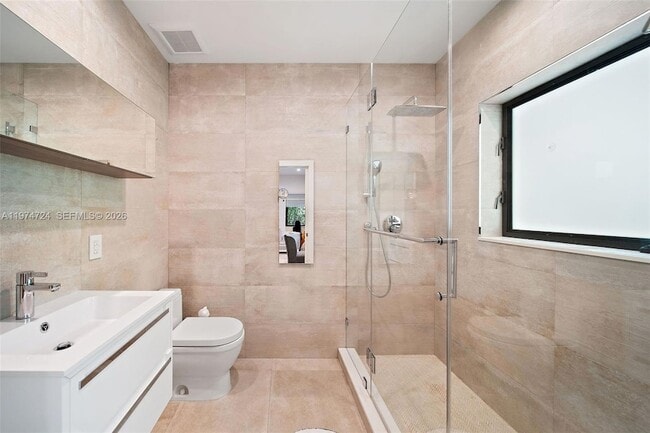 Building Photo - 1117 Alfonso Ave