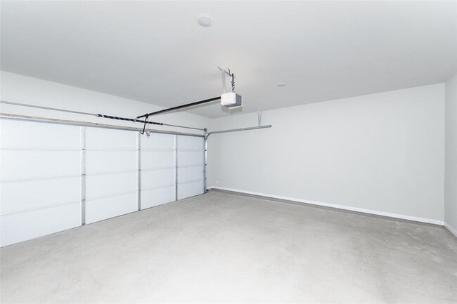 Building Photo - 403 Cross Barn Blvd