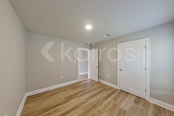 Building Photo - 1534 Cannes Ave