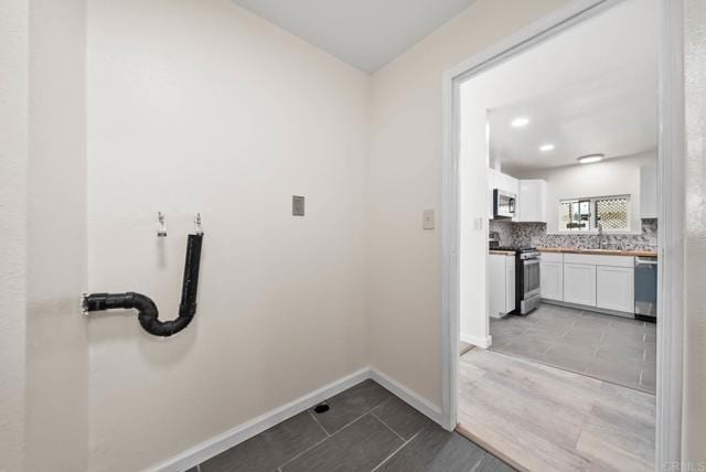 Building Photo - 5001 W Florida Ave