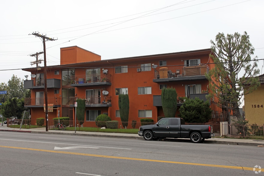 Building Photo - Saticoy