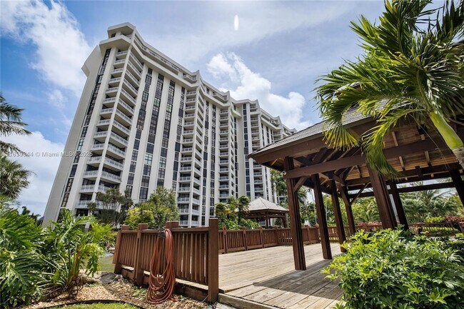 Building Photo - 1000 Quayside Terrace