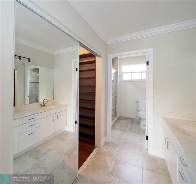 Building Photo - 10764 Lenox Rd