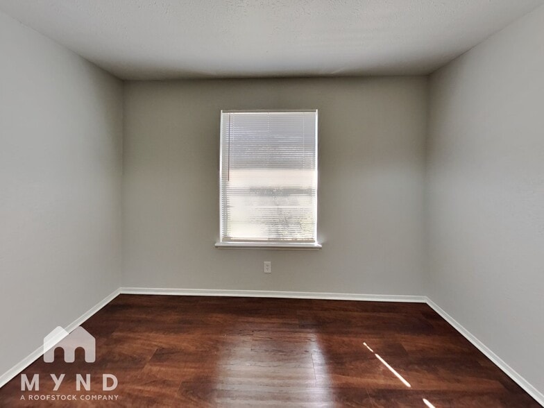 Building Photo - 7145 Romford Way