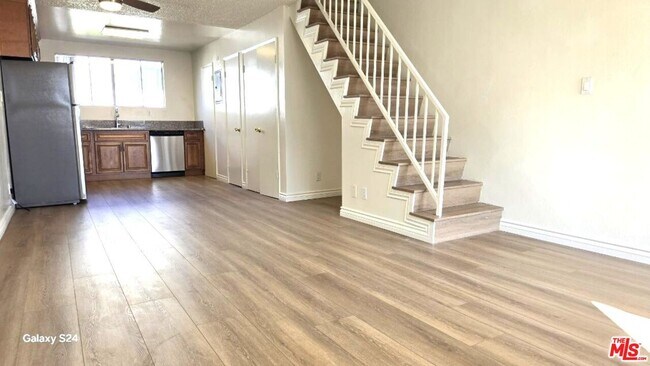 Building Photo - 140 N Berendo St